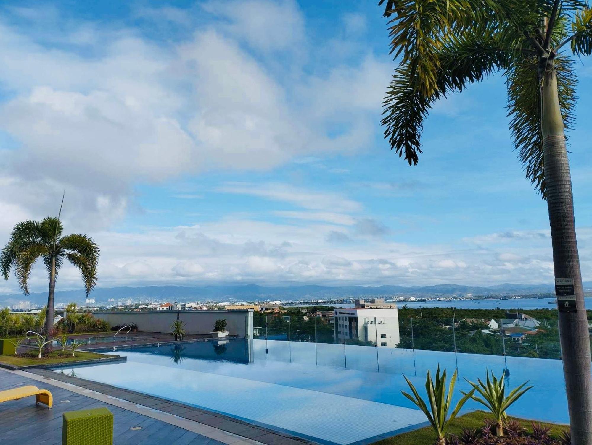 Mactan Newtown Condo With Free Airport Pickup Lapu-Lapu City Exterior photo